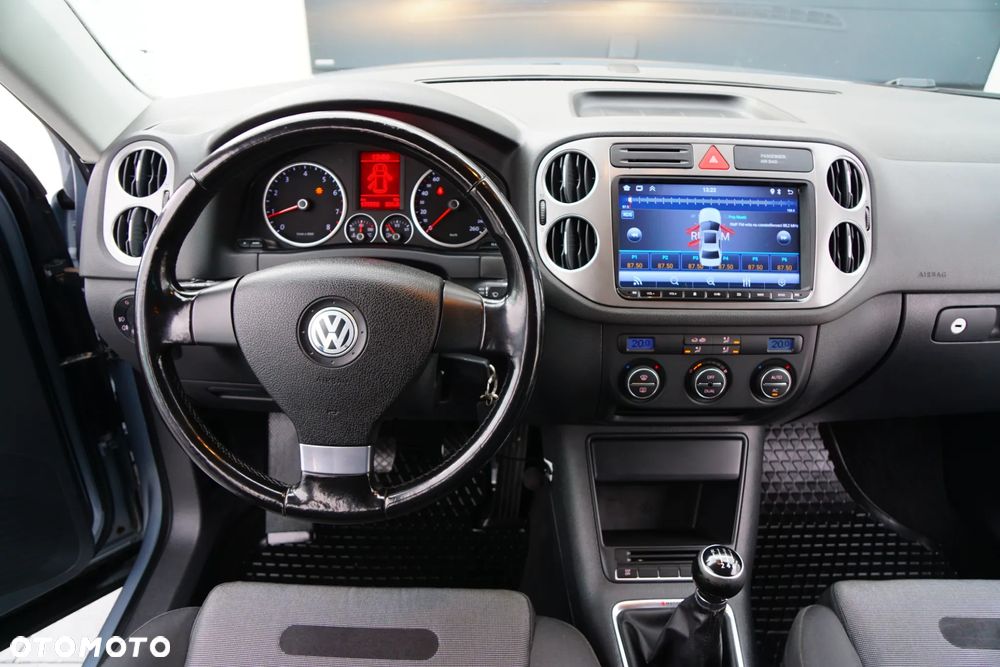 Volkswagen Tiguan - 32