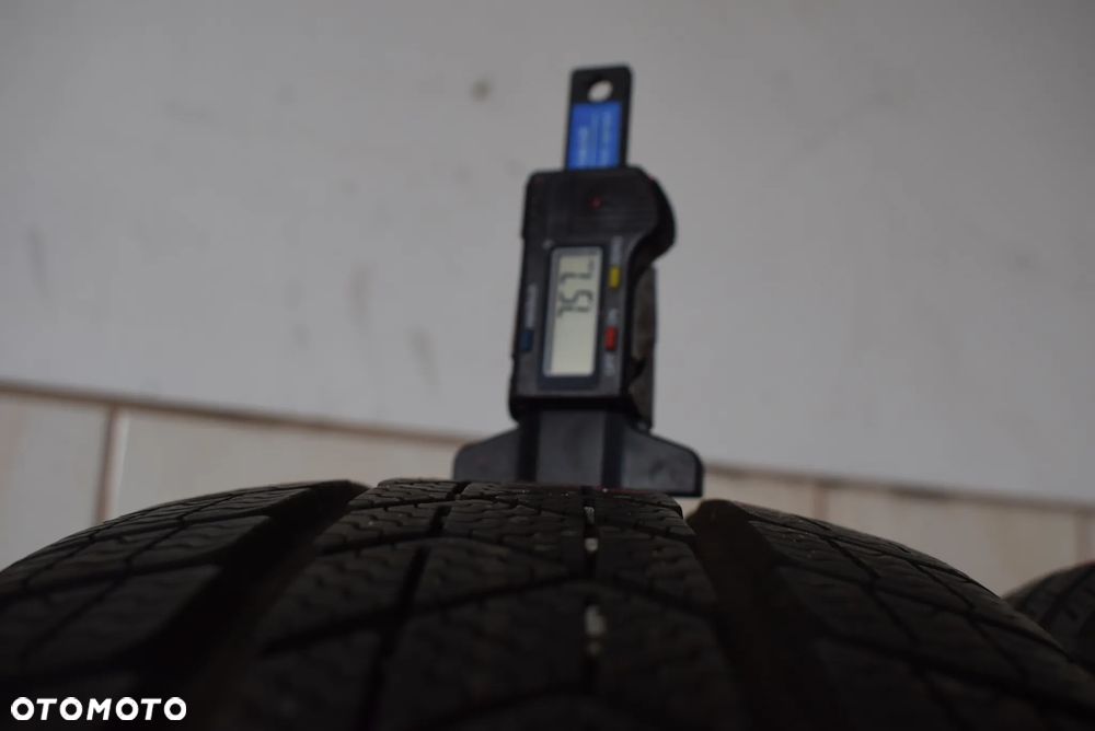 R17 205/60 Pirelli Sottozero 3 * - 5