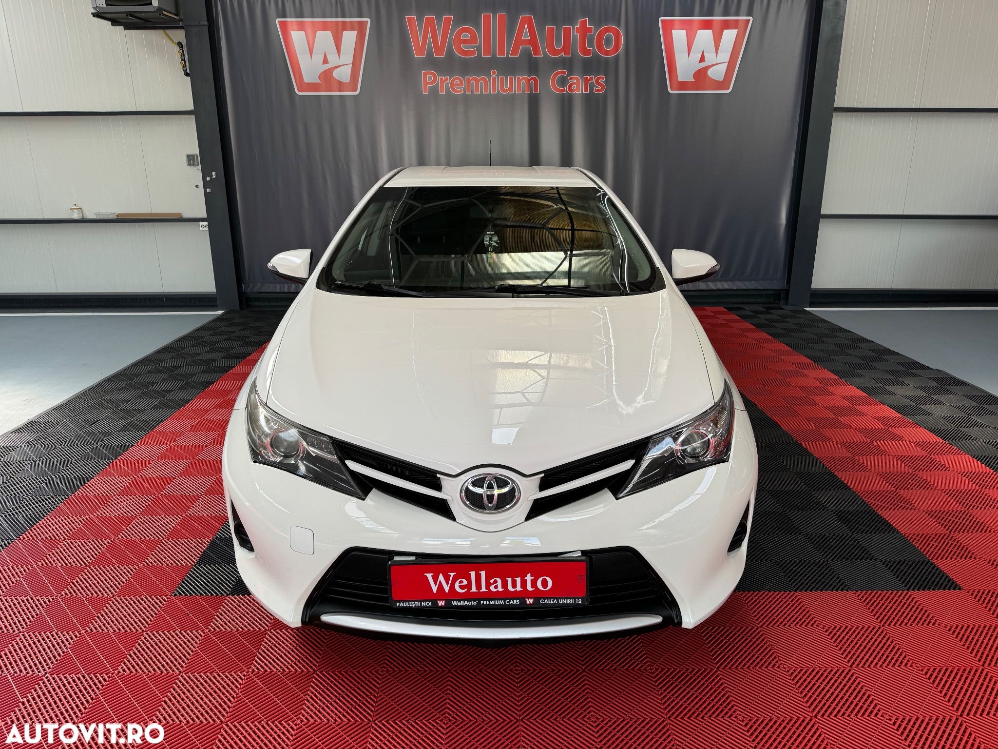 Toyota Auris - 1