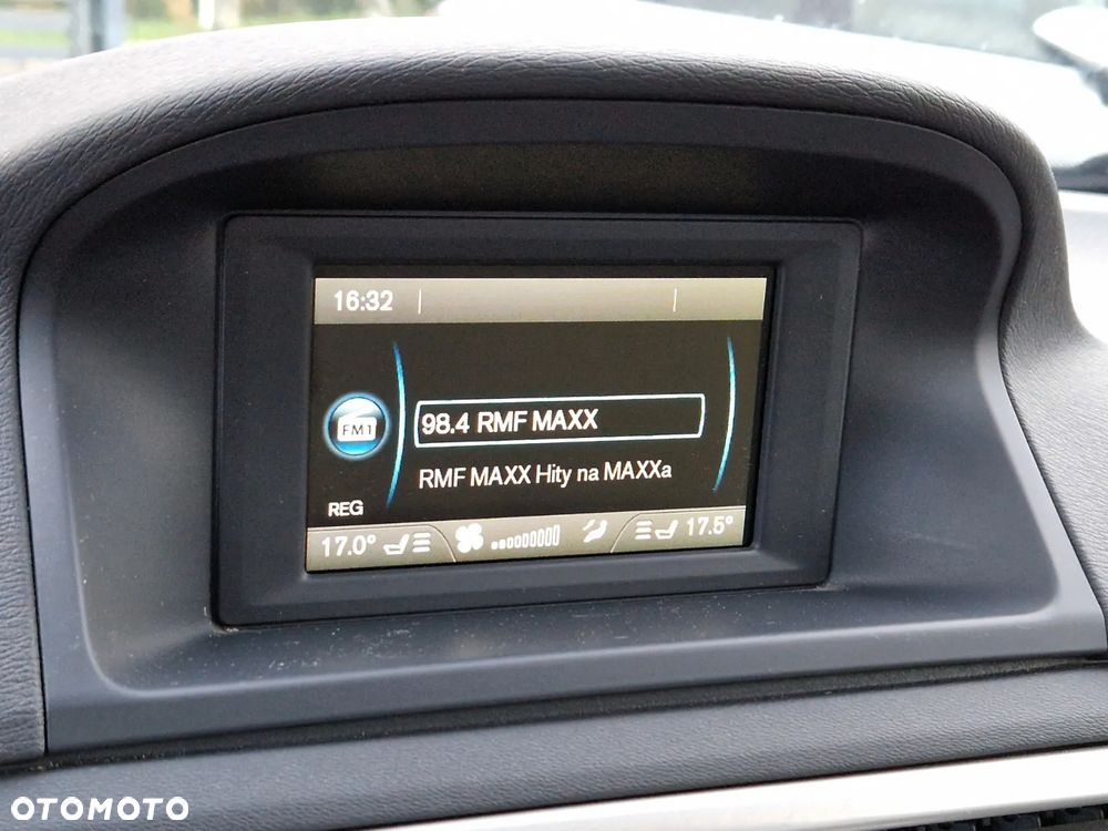Volvo V70 D2 Summum - 18