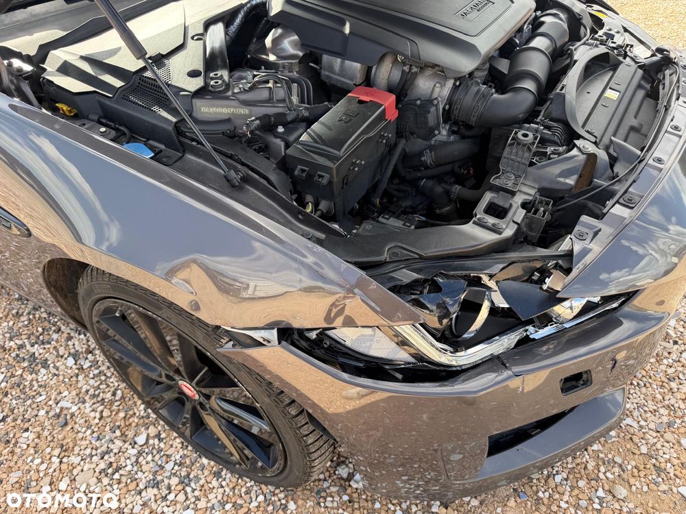 Jaguar XE 2.0 D R-Sport - 22