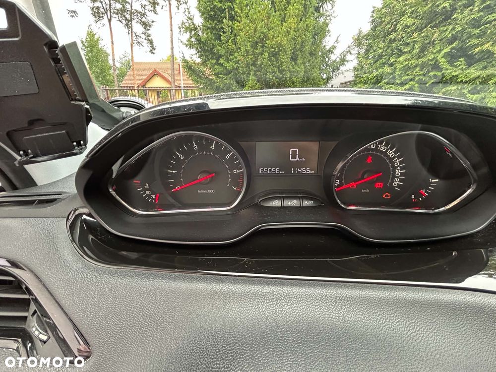 Peugeot 208 1.2 PureTech Active - 4