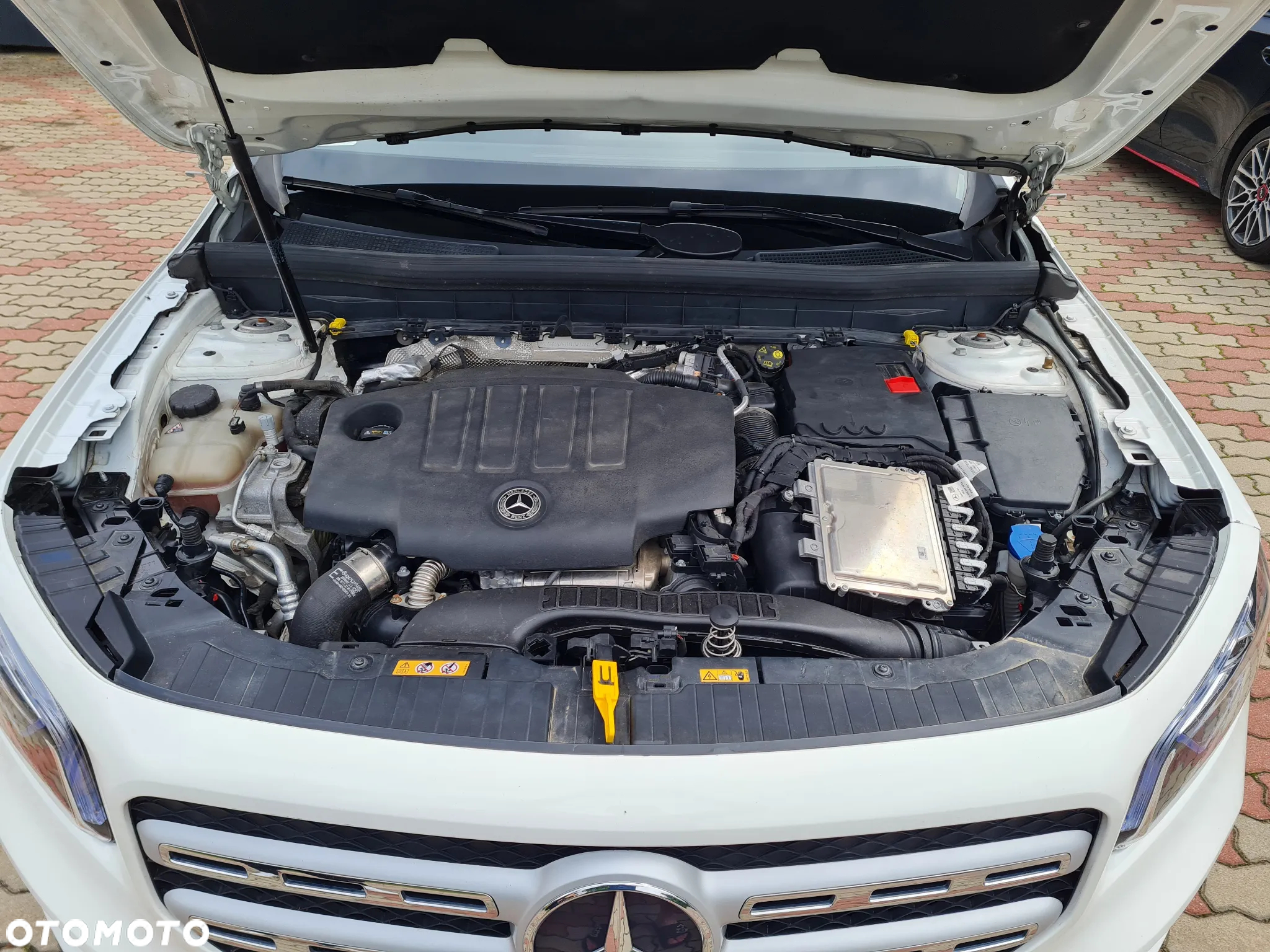Mercedes-Benz GLB 180 d 8G-DCT - 24