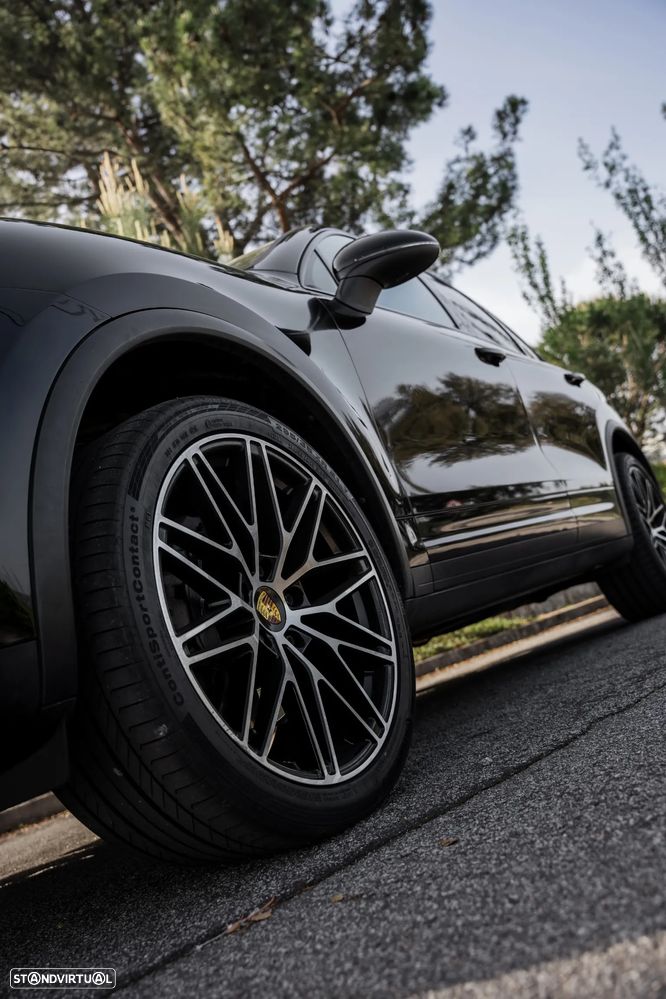 Porsche Cayenne Platinum Edition - 12