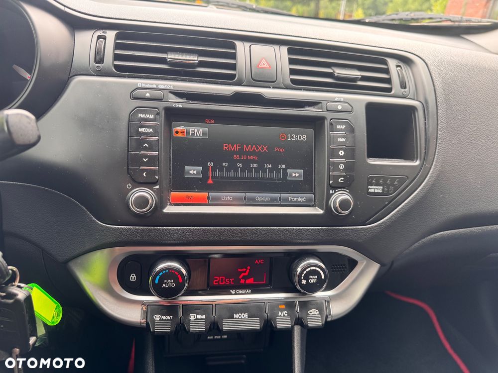 Kia Rio 1.4 Fifa World Cup Edition - 15