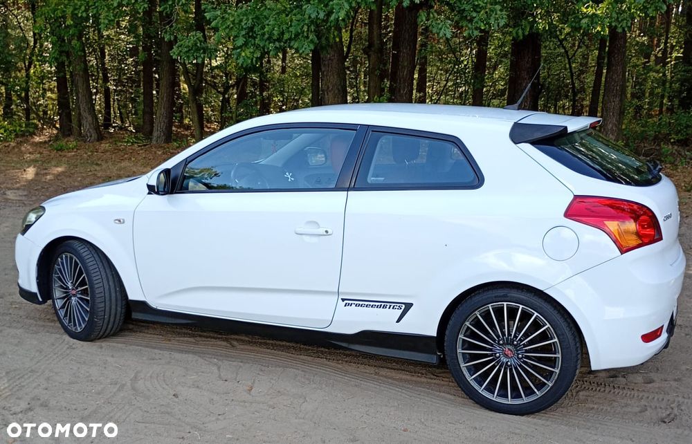 Kia ProCeed - 8