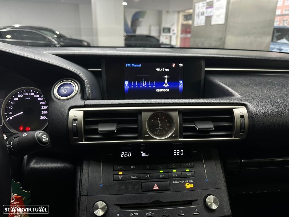 Lexus IS 300H Sport Edition - 20