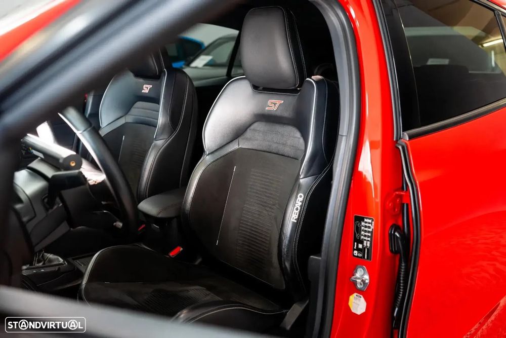 Ford Focus 2.3 EcoBoost ST3 - 12