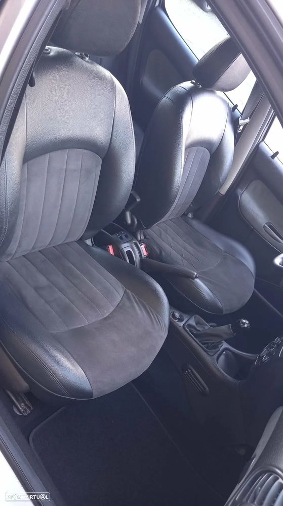 Peugeot 206 2.0 HDi XT — fotografia 11