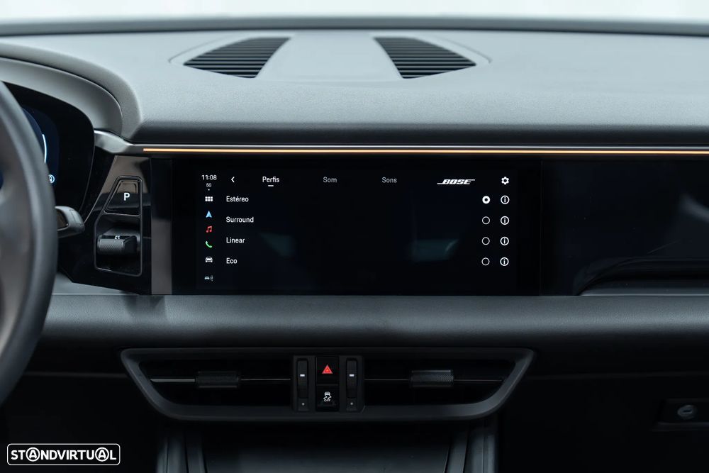Porsche Macan Electric - 37