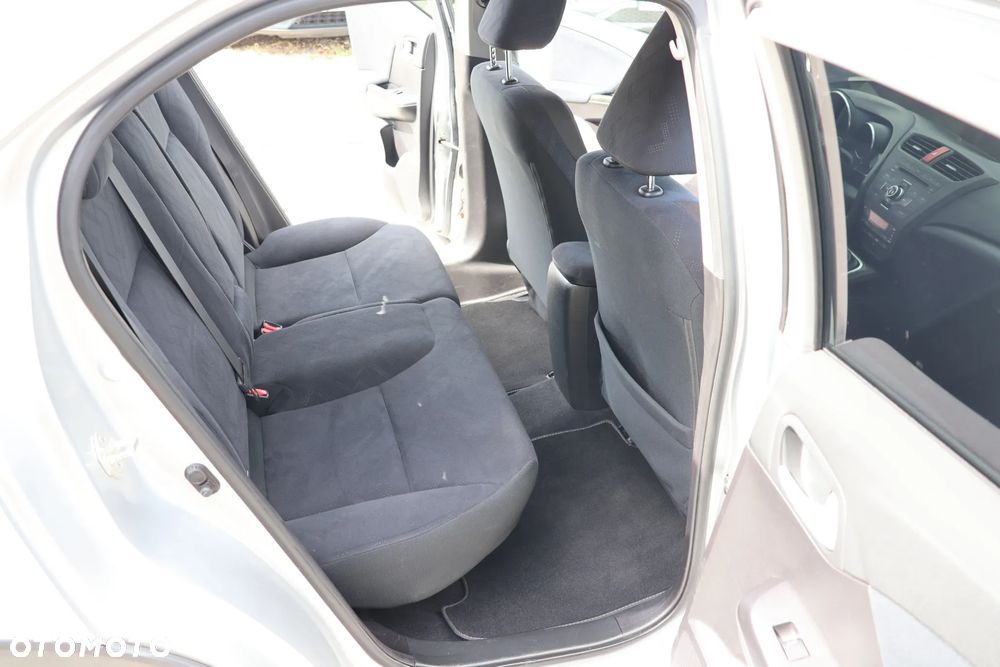 Honda Civic 1.4 i-VTEC Elegance - 9