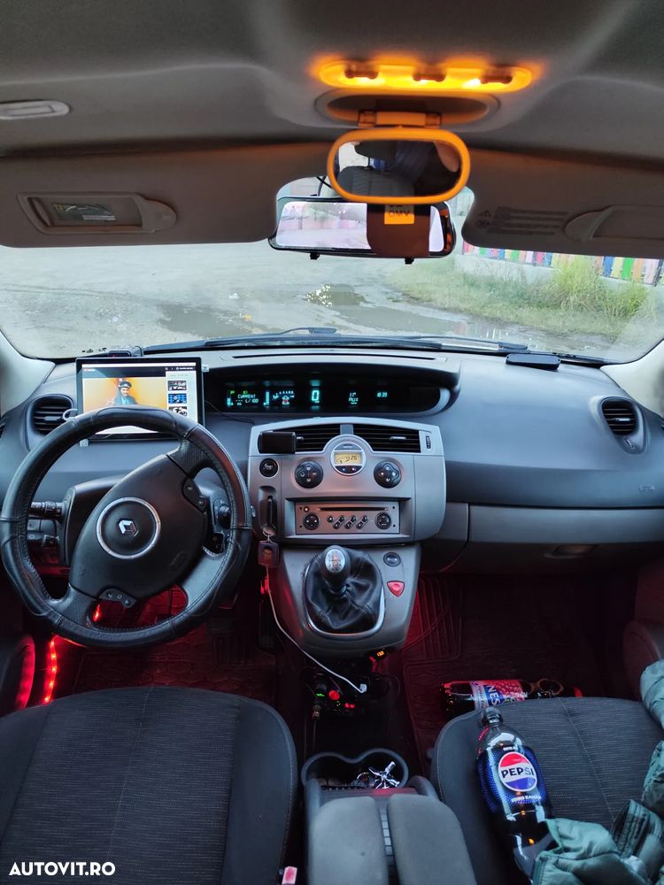 Renault Scenic 1.9 dCi FAP Dynamique - 5