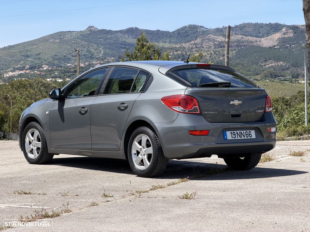 Chevrolet Cruze 1.6 LT - 14