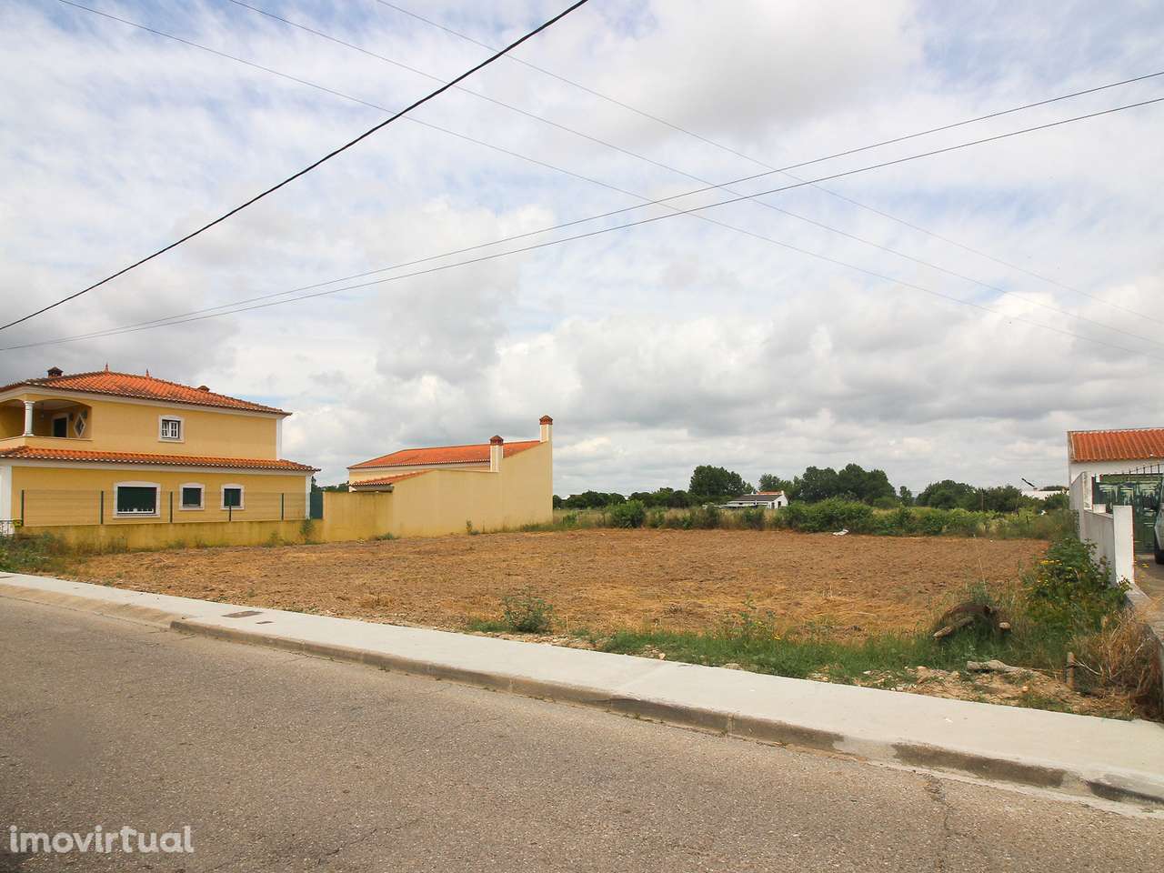 Terreno urbano para construção de moradia - Grande imagem: 2/5