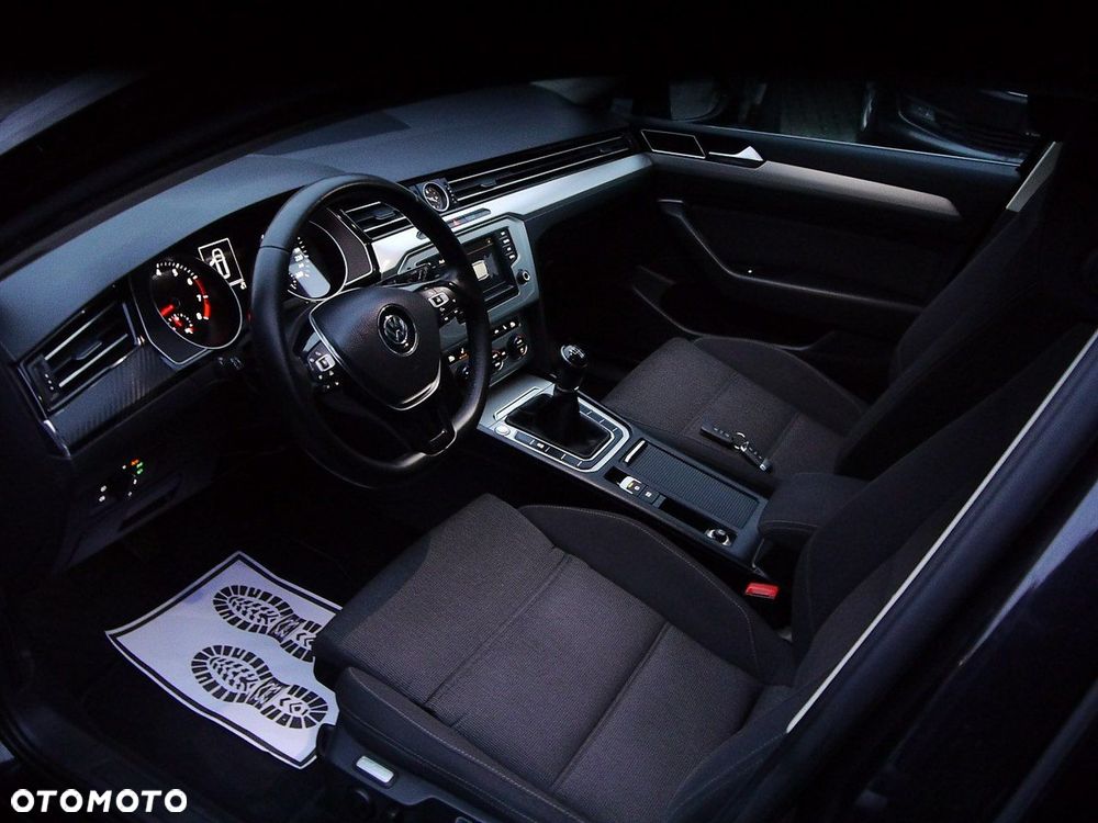 Volkswagen Passat Variant - 17