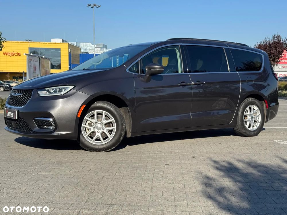 Chrysler Pacifica - 5