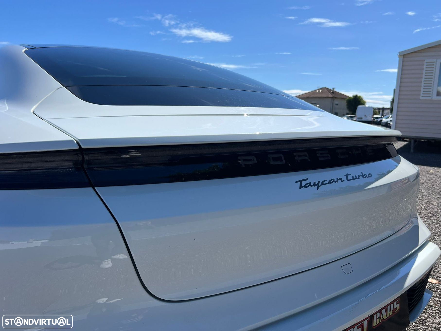 Porsche Taycan Turbo - 25