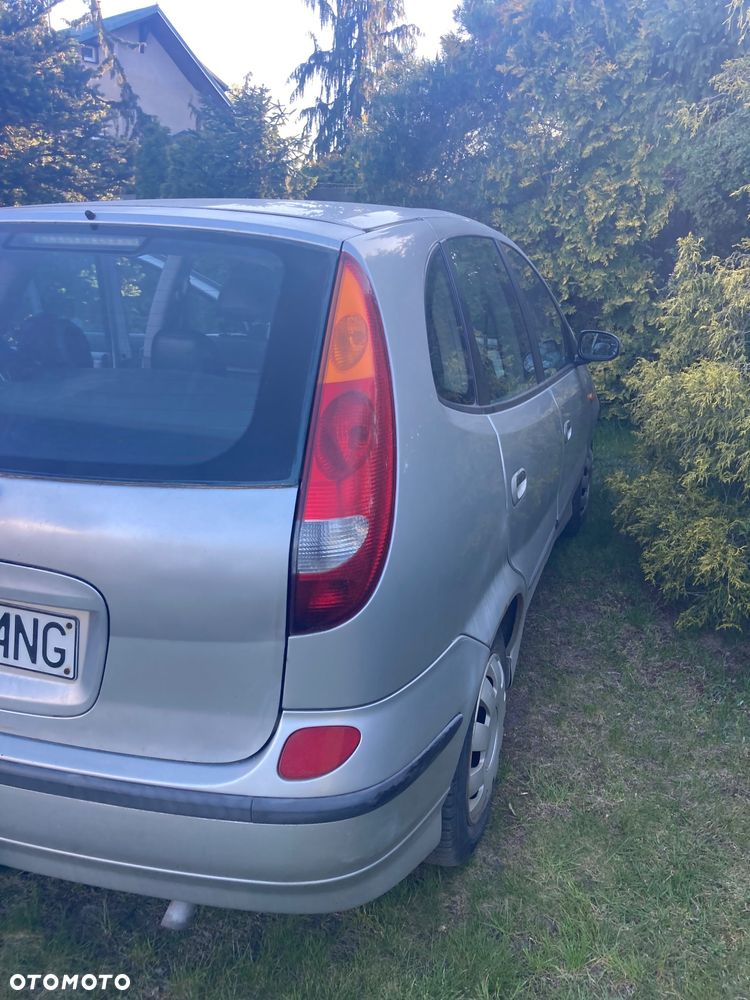 Nissan Almera Tino - 3
