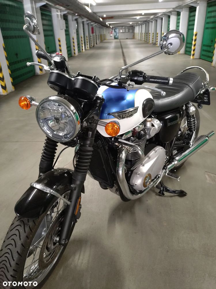 Triumph Bonneville - 19