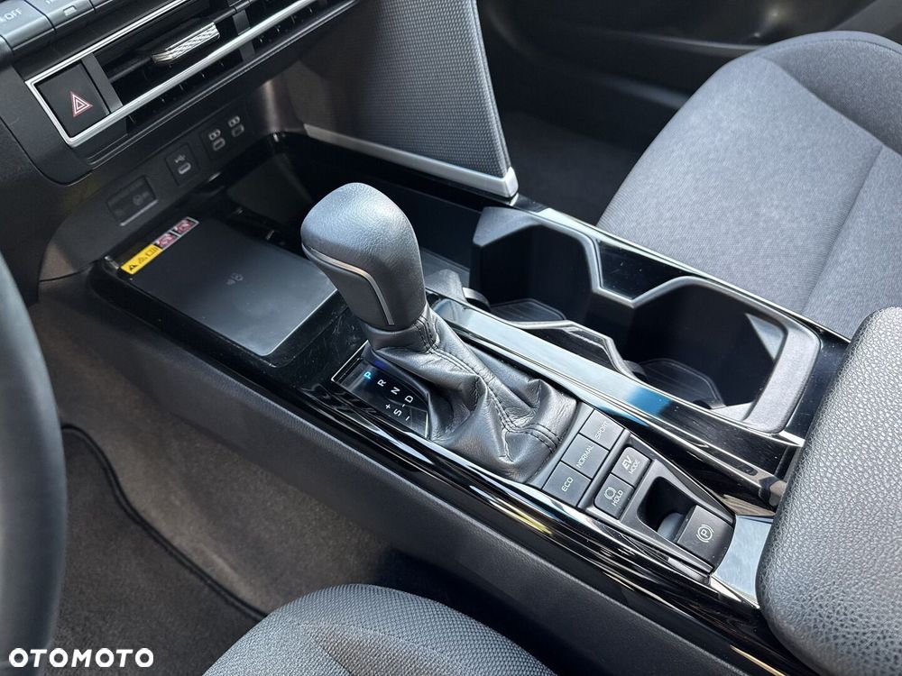 Toyota Camry - 28