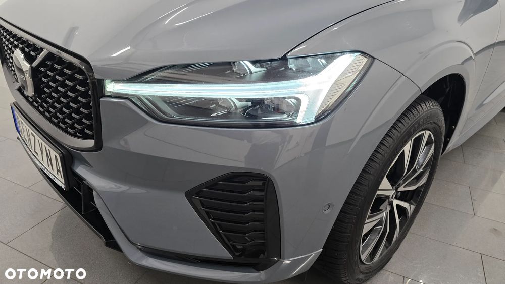 Volvo XC 60 B4 B Plus Dark - 12