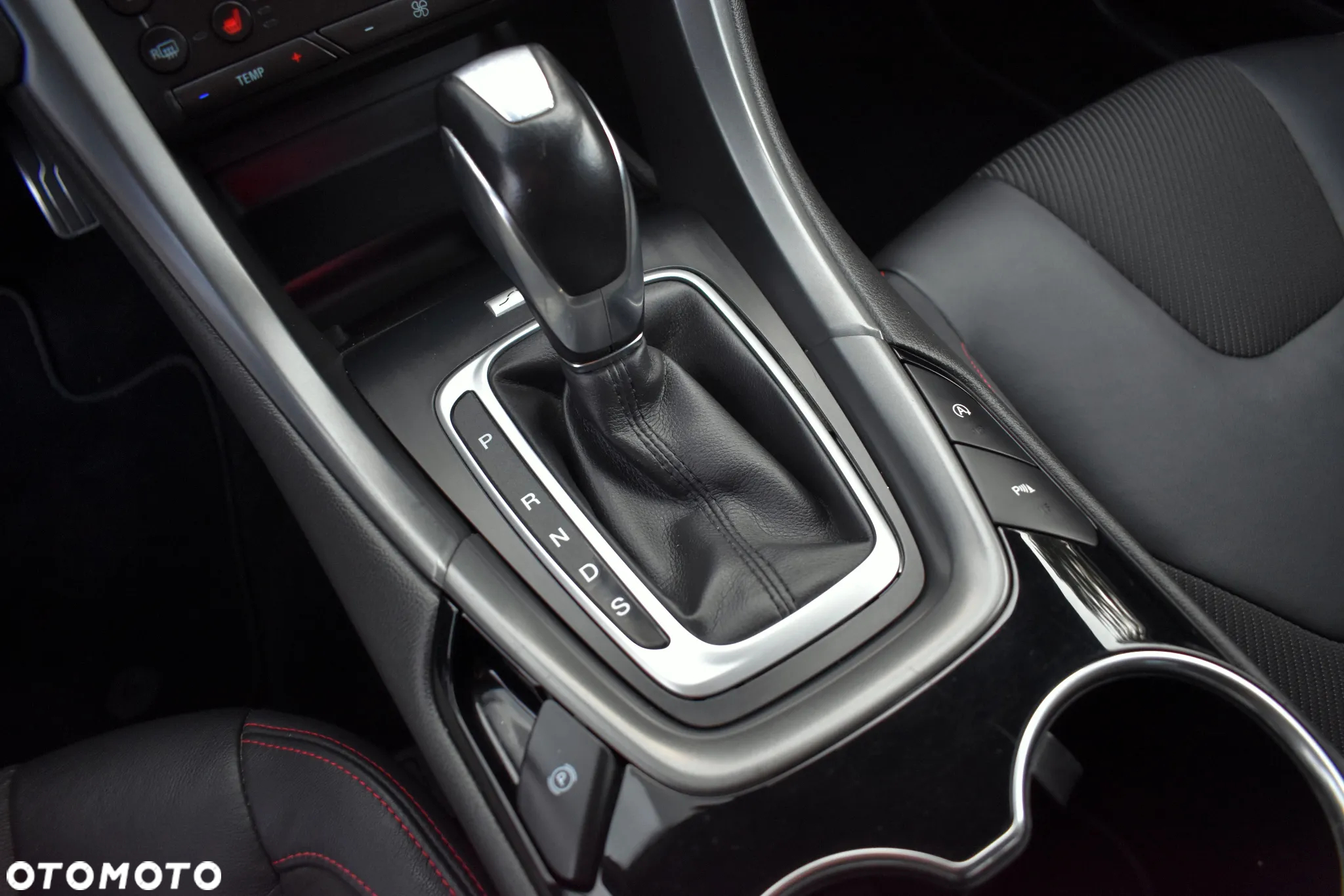 Ford Mondeo 2.0 TDCi Titanium PowerShift - 28