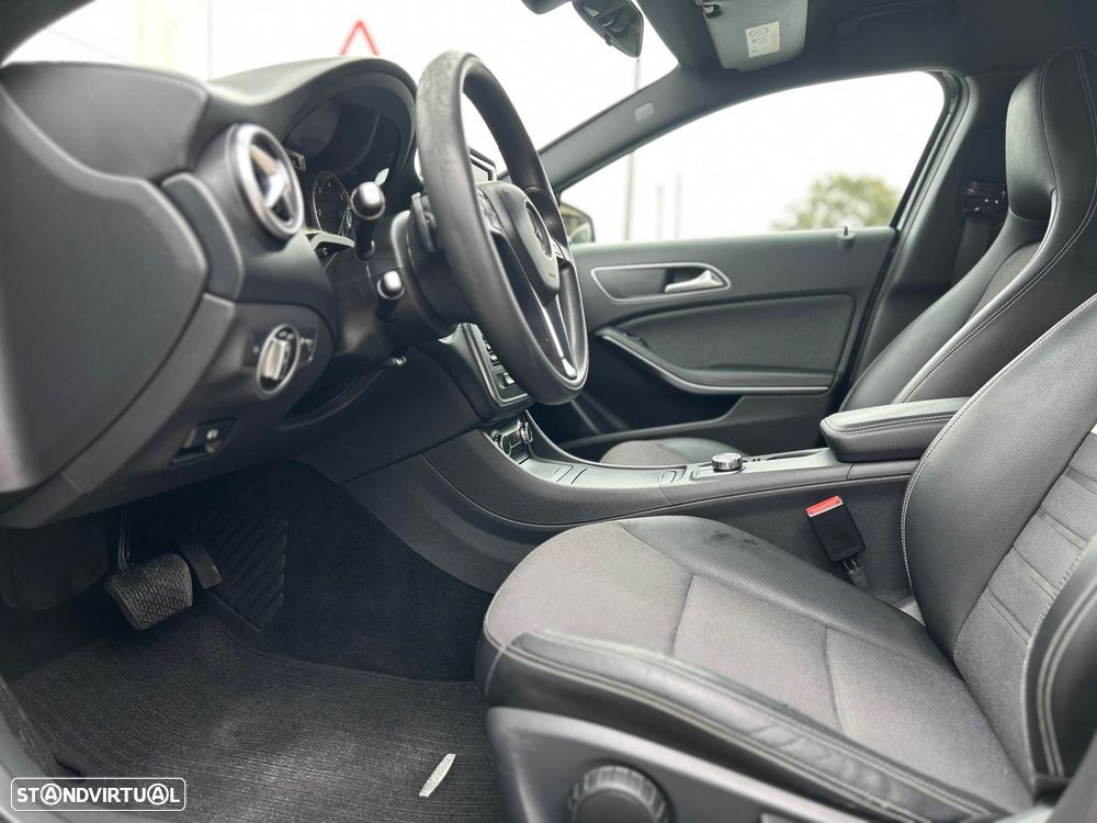 Mercedes-Benz A 180 - 21