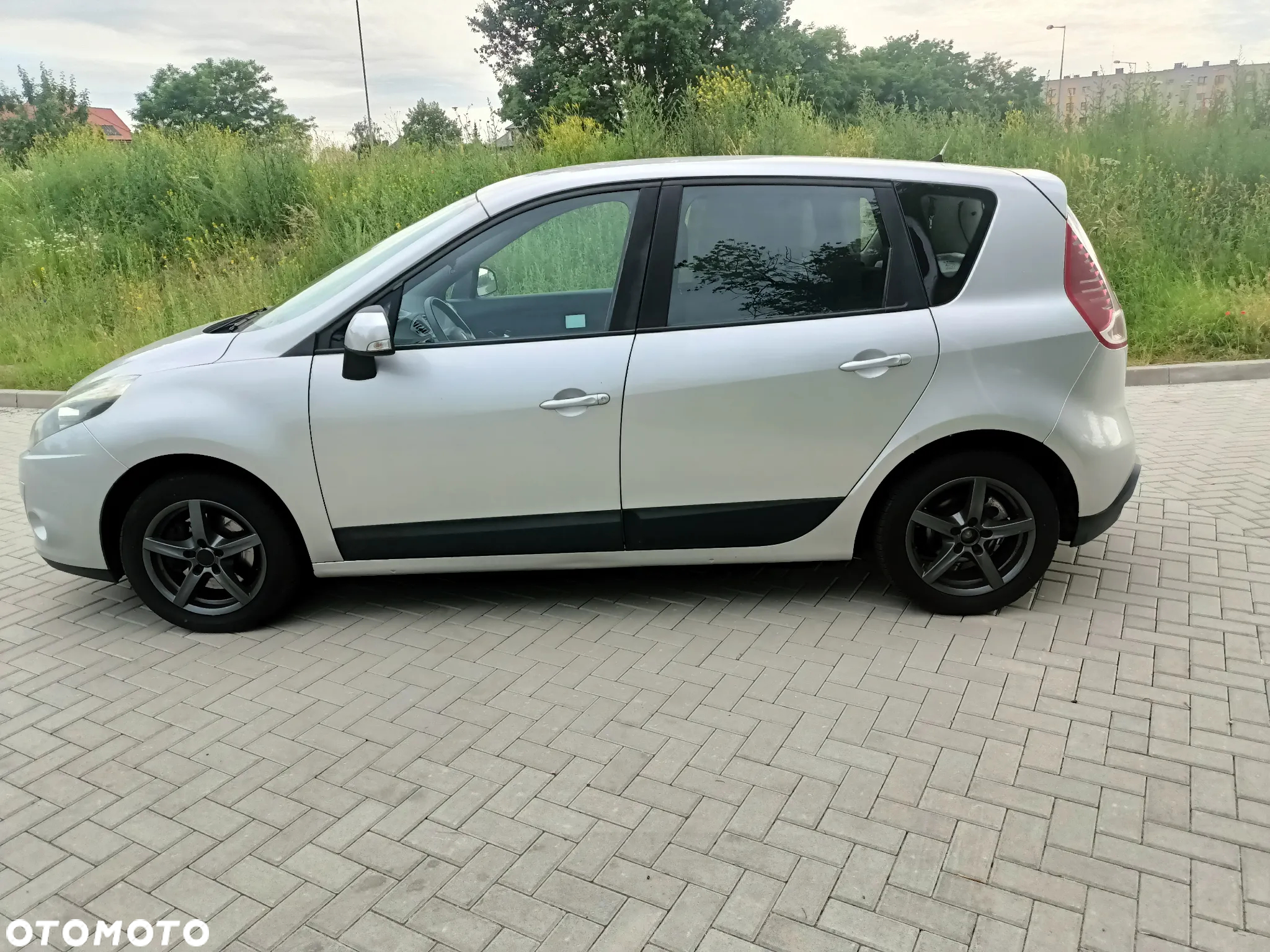 Renault Scenic 1.6 16V 110 Expression - 2