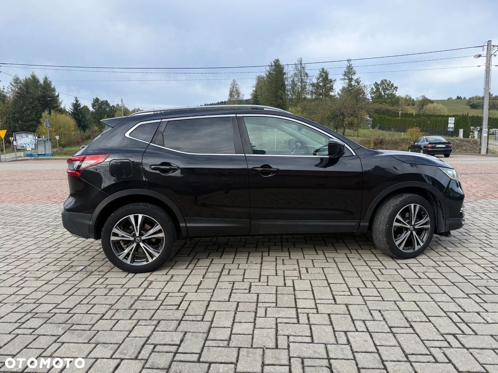 Nissan Qashqai 1.6 DCi Xtronic TEKNA - 4