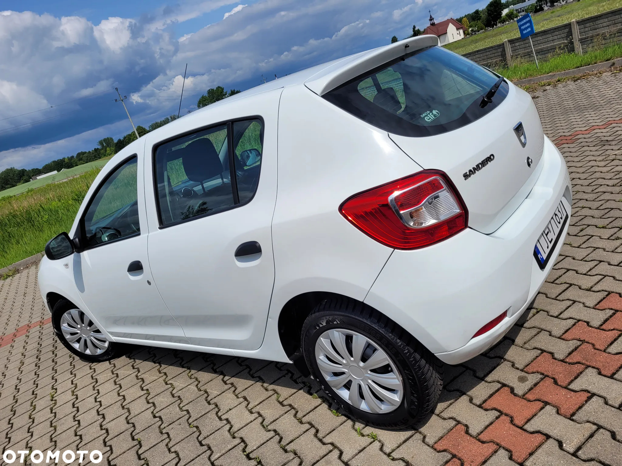 Dacia Sandero 1.2 16V 75 Laureate - 9