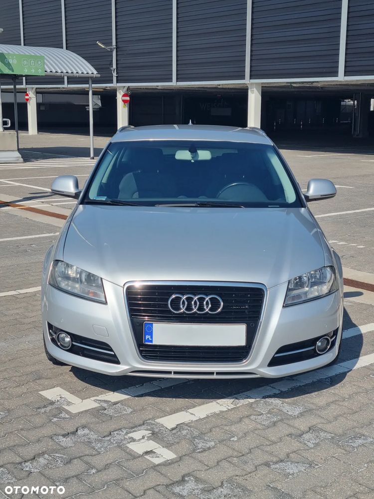 Audi A3 Sportback 2.0 TDI DPF Ambiente - 2