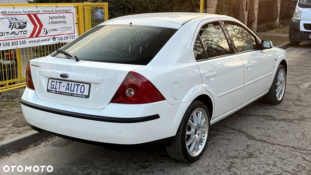 Ford Mondeo 2.5 V6 Ghia - 19