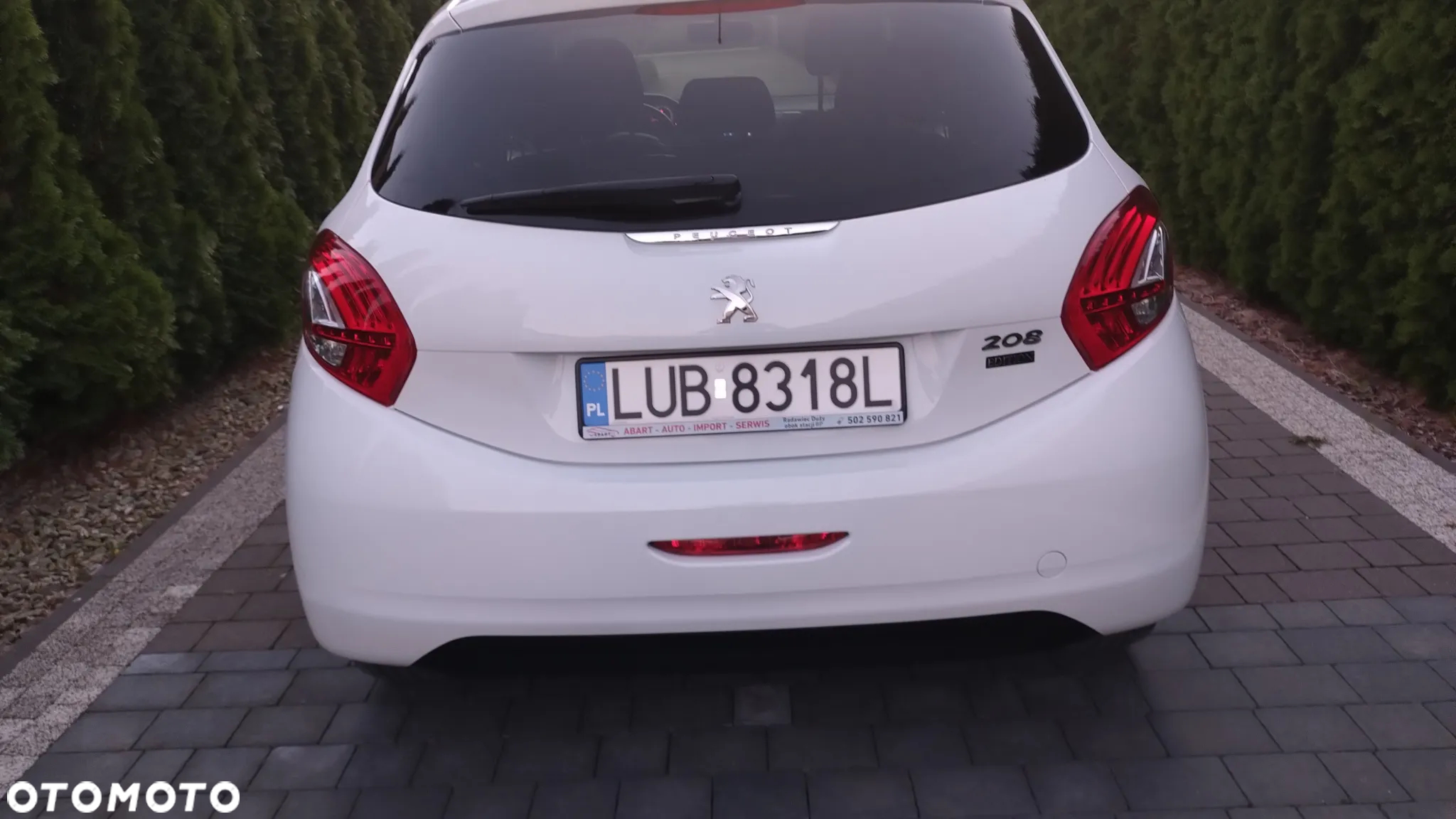 Peugeot 208 - 10