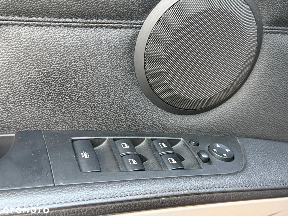 BMW Seria 3 320i - 22