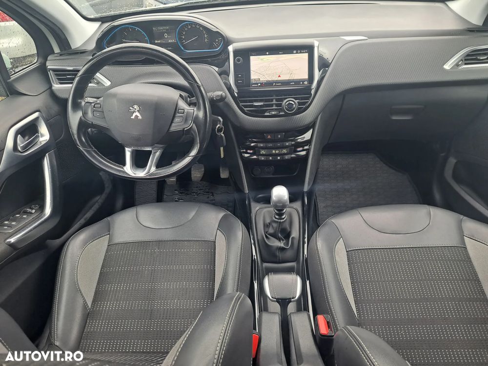 Peugeot 2008 PureTech 130 Allure Pack - 5