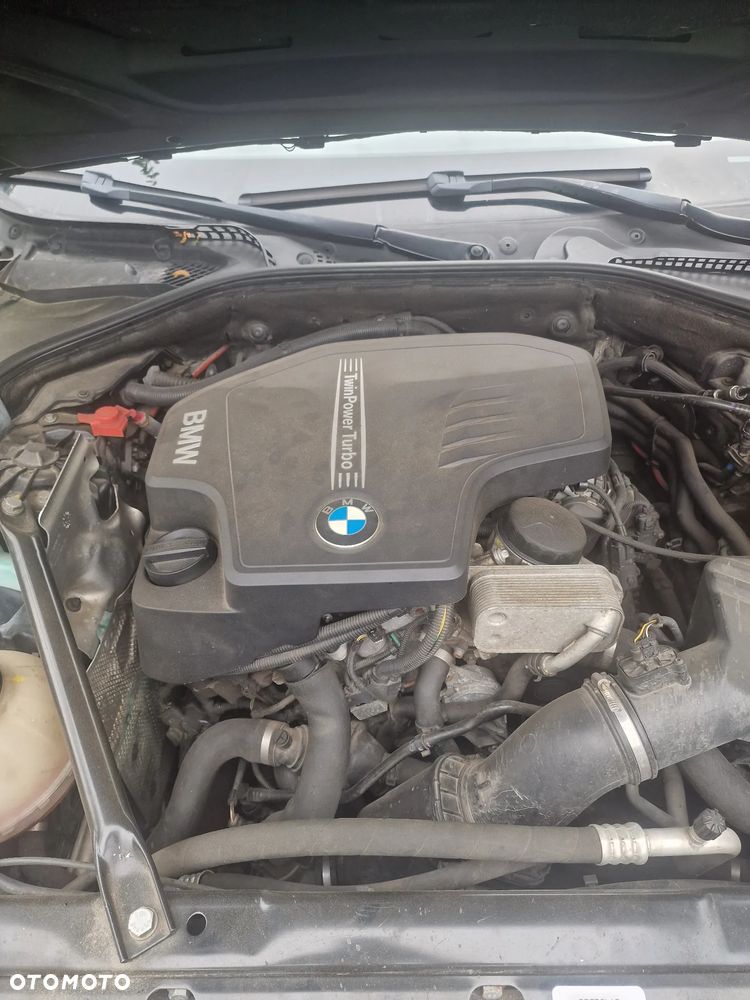 BMW Seria 5 528i - 5