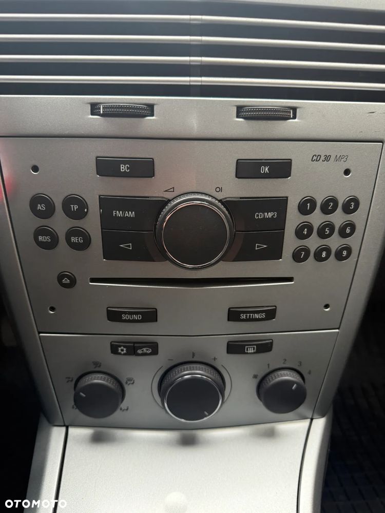 Opel Astra - 25