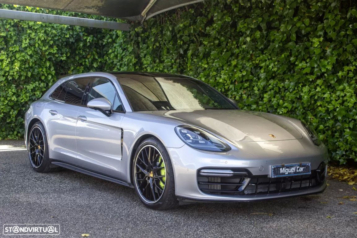 Porsche Panamera Sport Turismo 4 E-Hybrid - 1