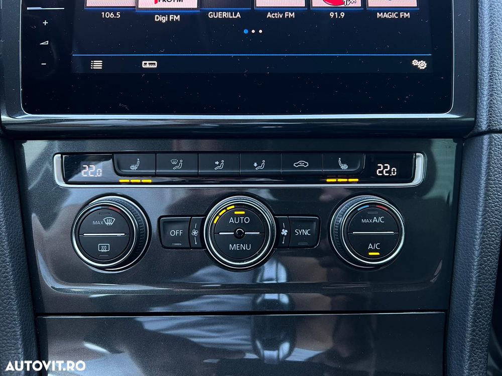 Volkswagen e-Golf - 21