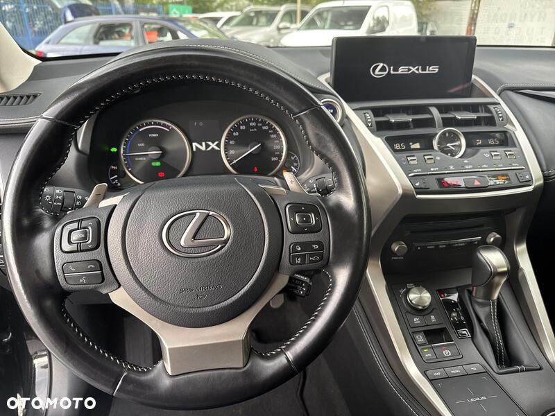 Lexus NX 300h Business Edition AWD - 12