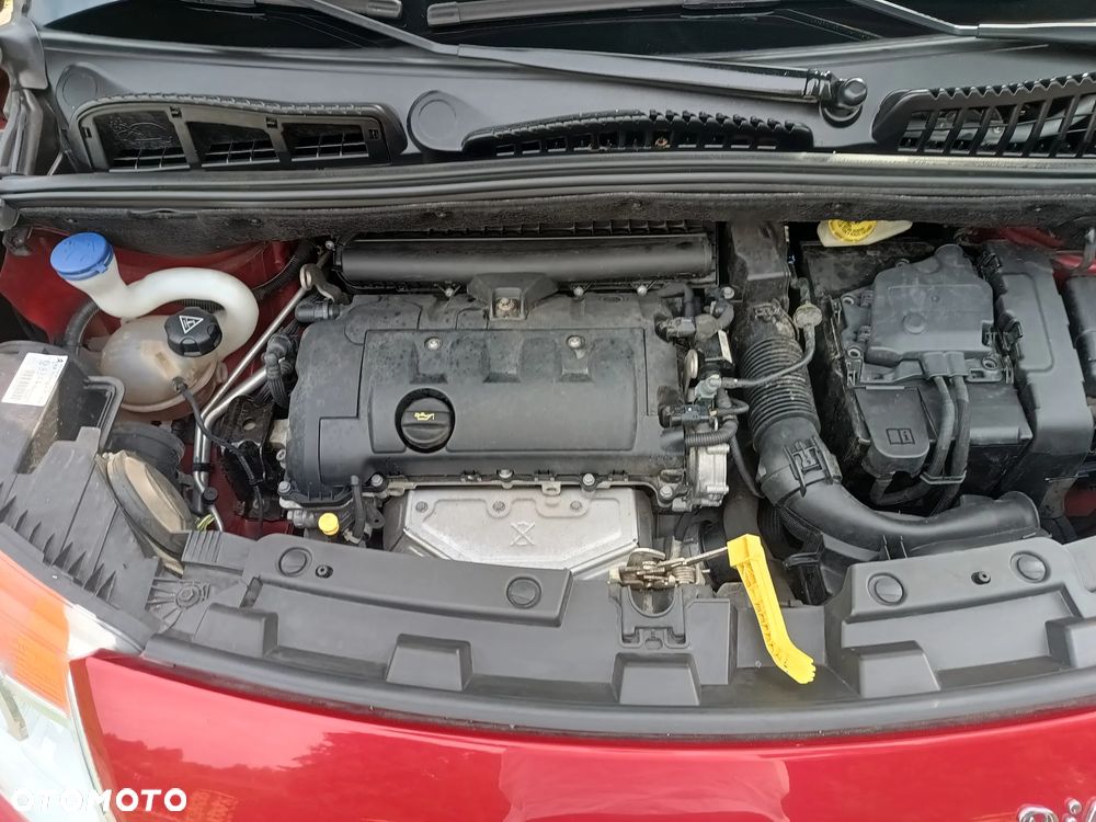 Citroën C3 Picasso 1.4i Attraction - 20