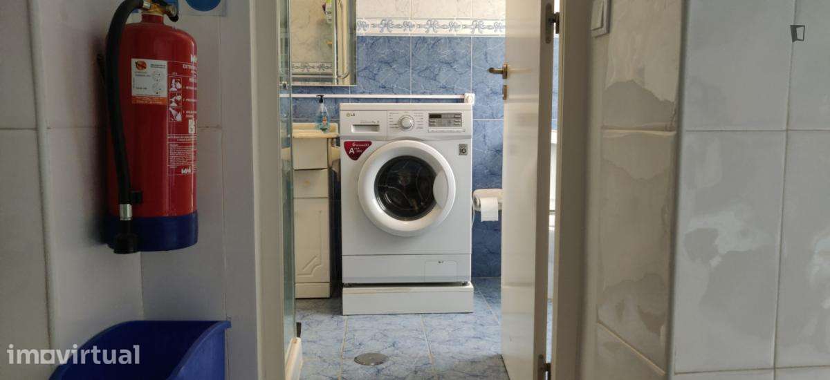 Quarto - localizado em Entrecampos Lisbon - Grande imagem: 2/13