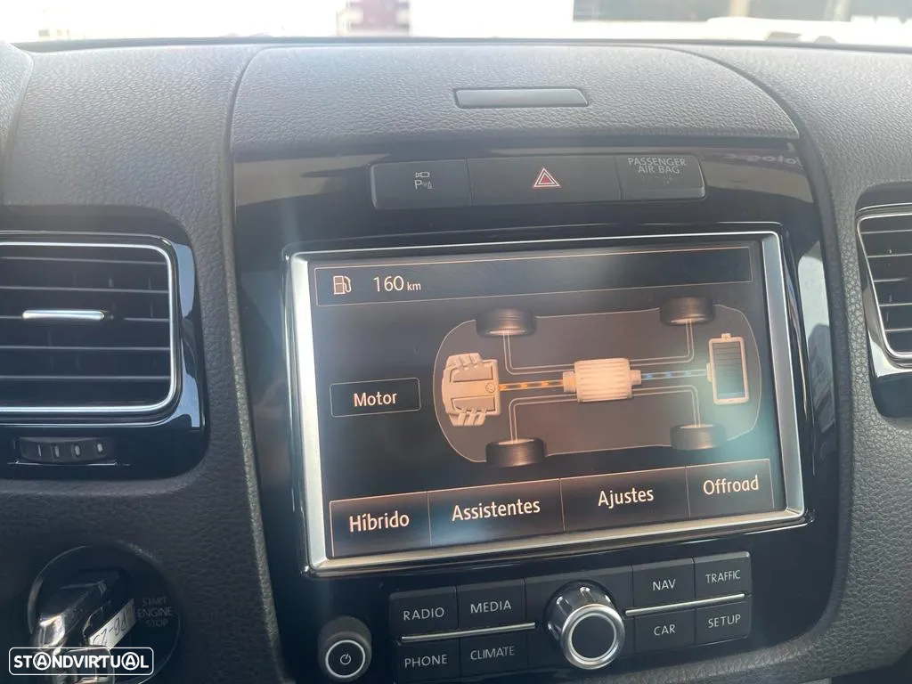 VW Touareg 3.0 TSI Hibrido - 10