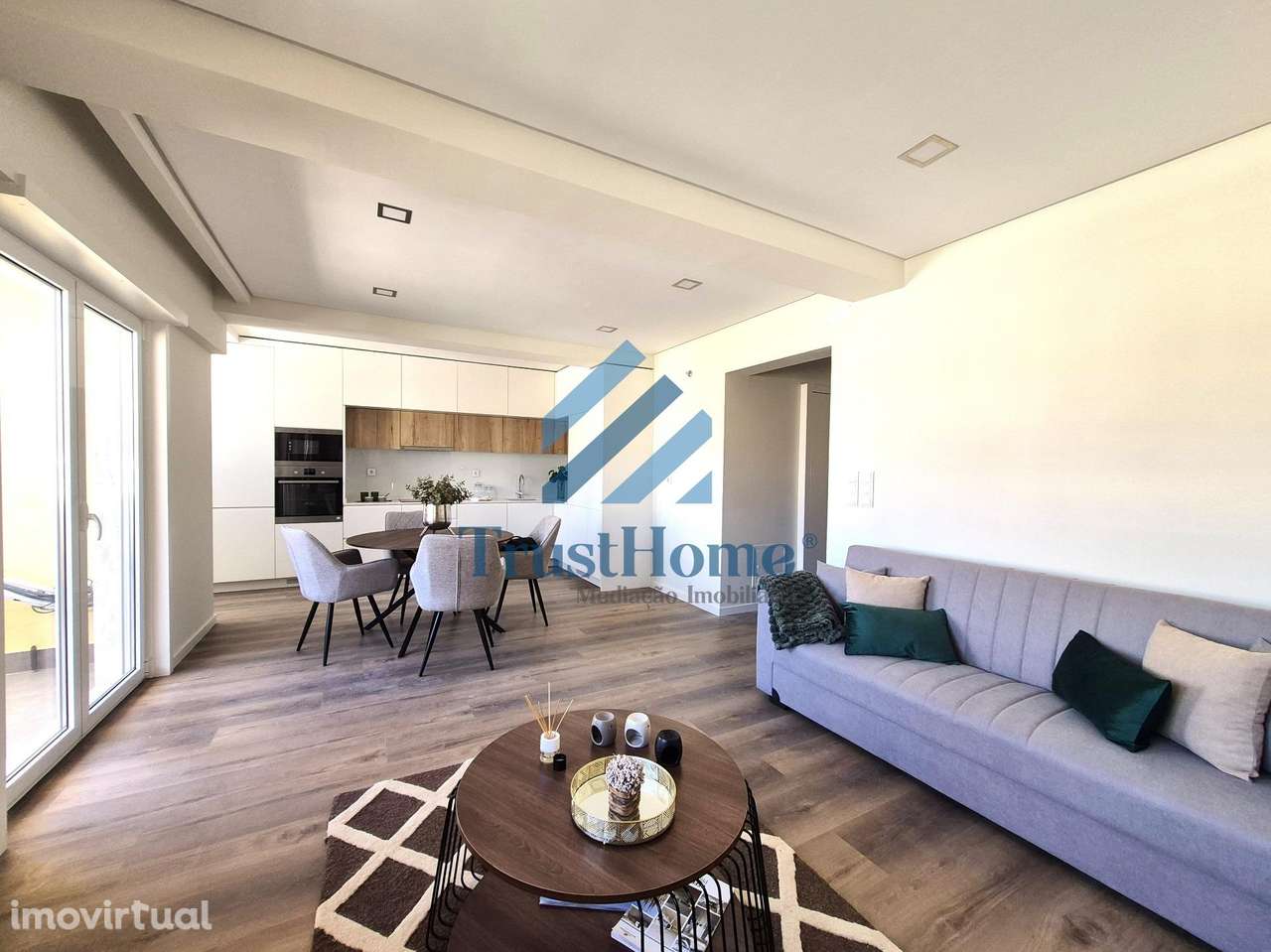 T3 Totalmente Remodelado c/varanda em Benfica - Grande imagem: 2/35