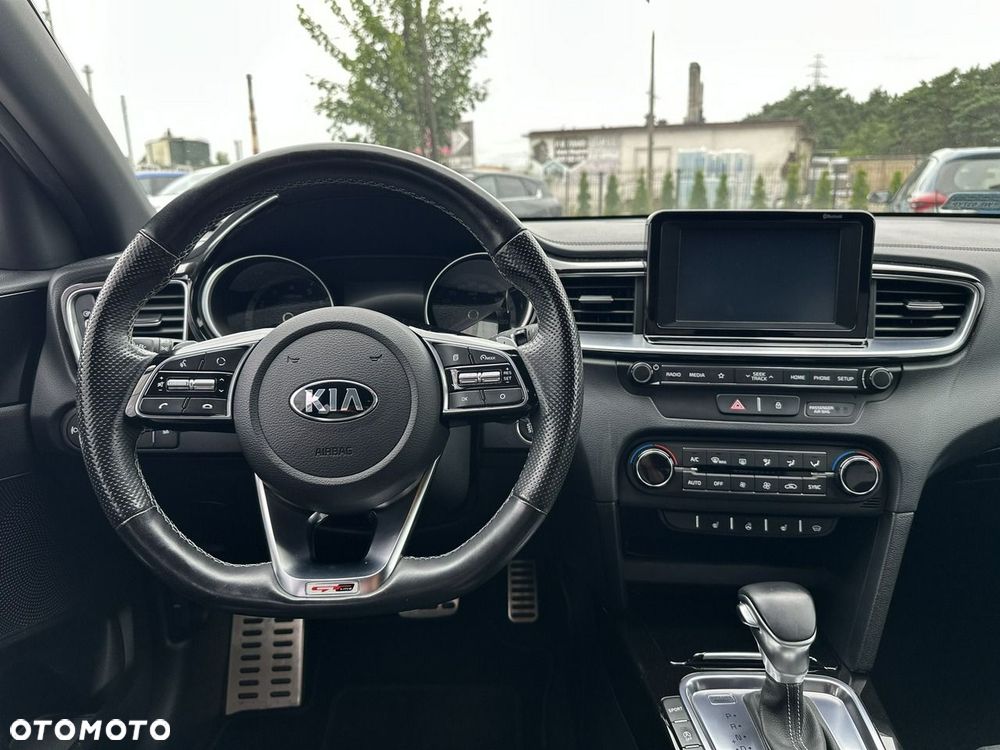 Kia ProCeed - 13