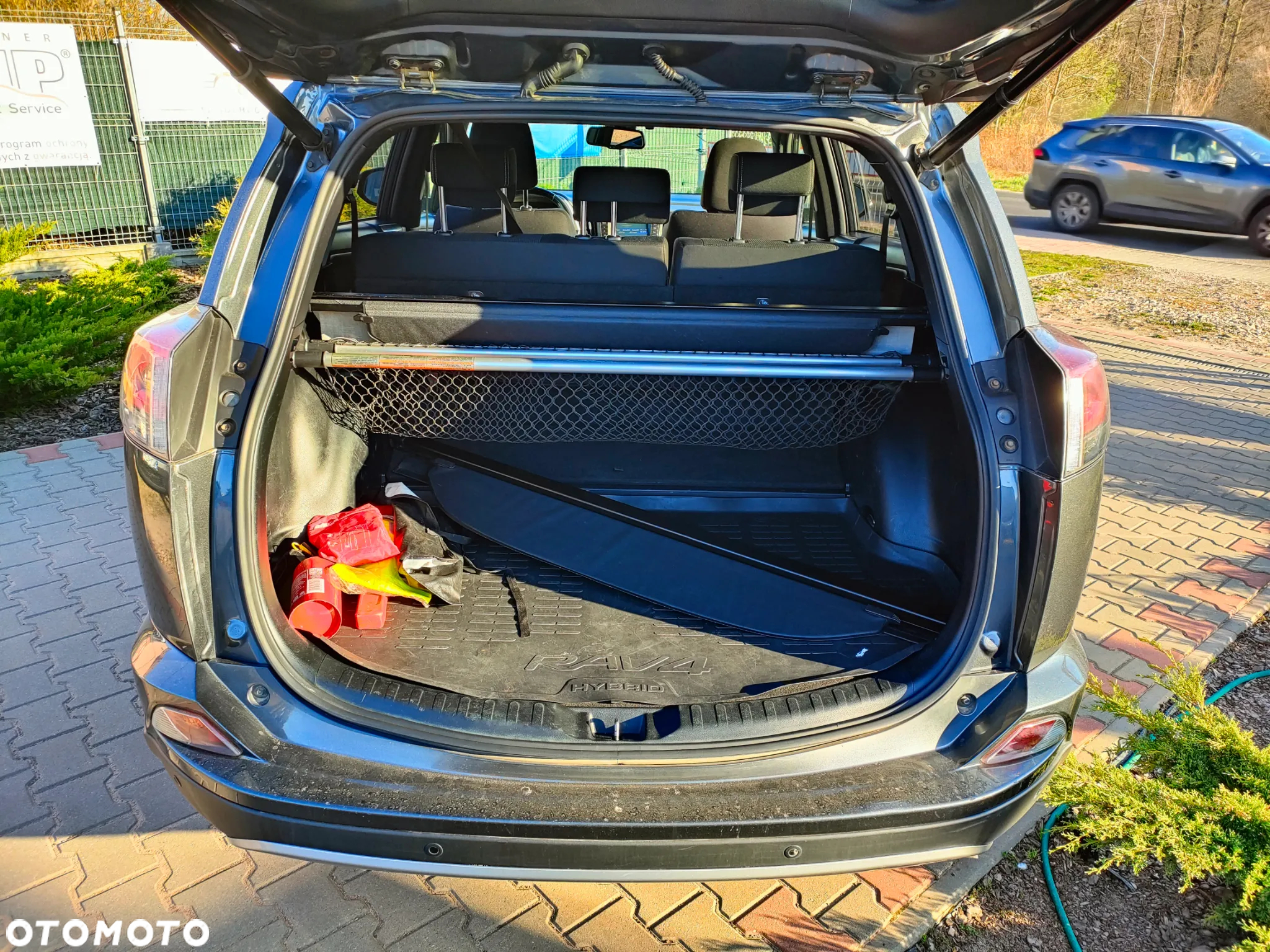 Toyota RAV4 Hybrid Premium 4x2 - 13