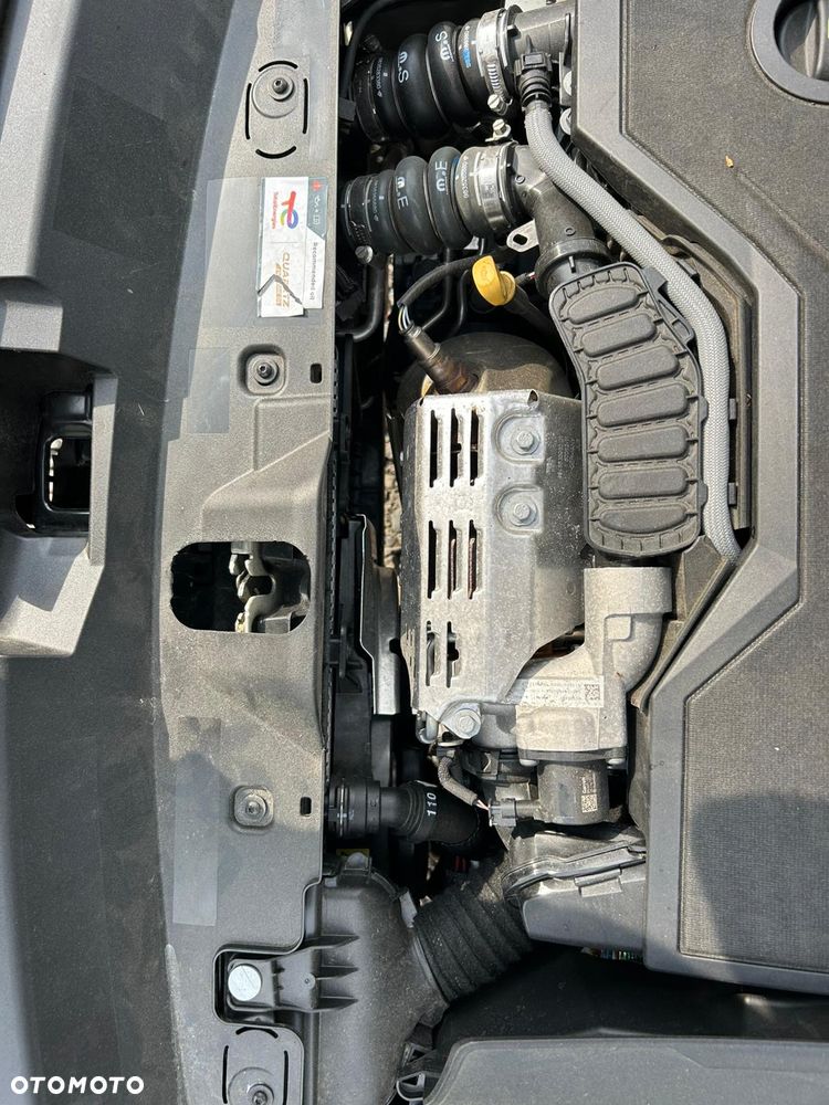 Peugeot 2008 Hybrid 136 e-DSC Style - 26