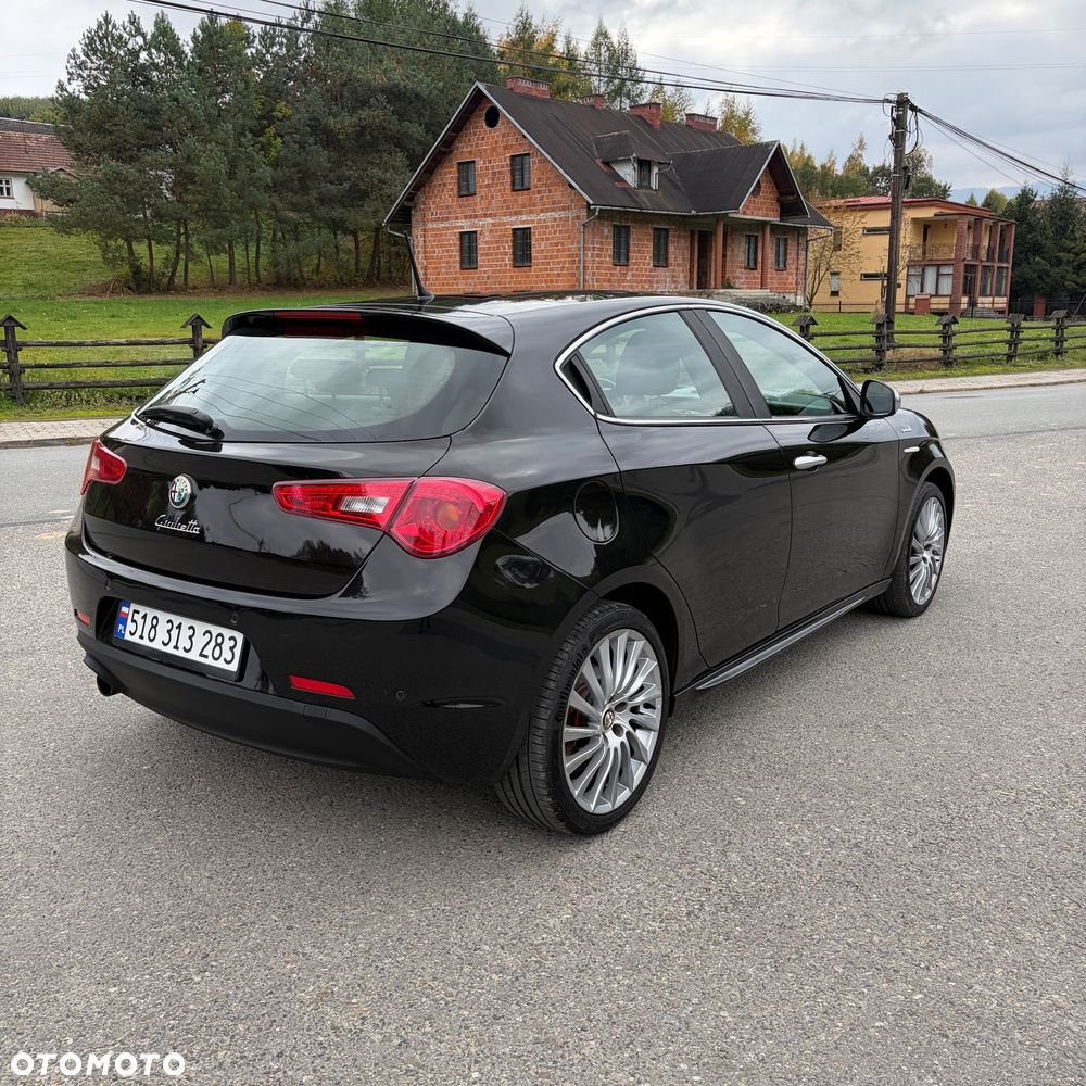 Alfa Romeo Giulietta 2013 photo 5