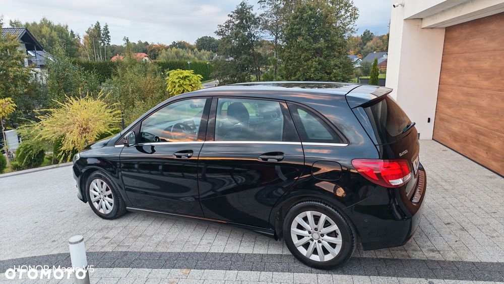 Mercedes-Benz Klasa B 200 UrbanStyle Edition - 29
