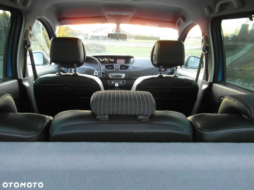 Renault Scenic 1.6 16V 110 LIMITED - 32